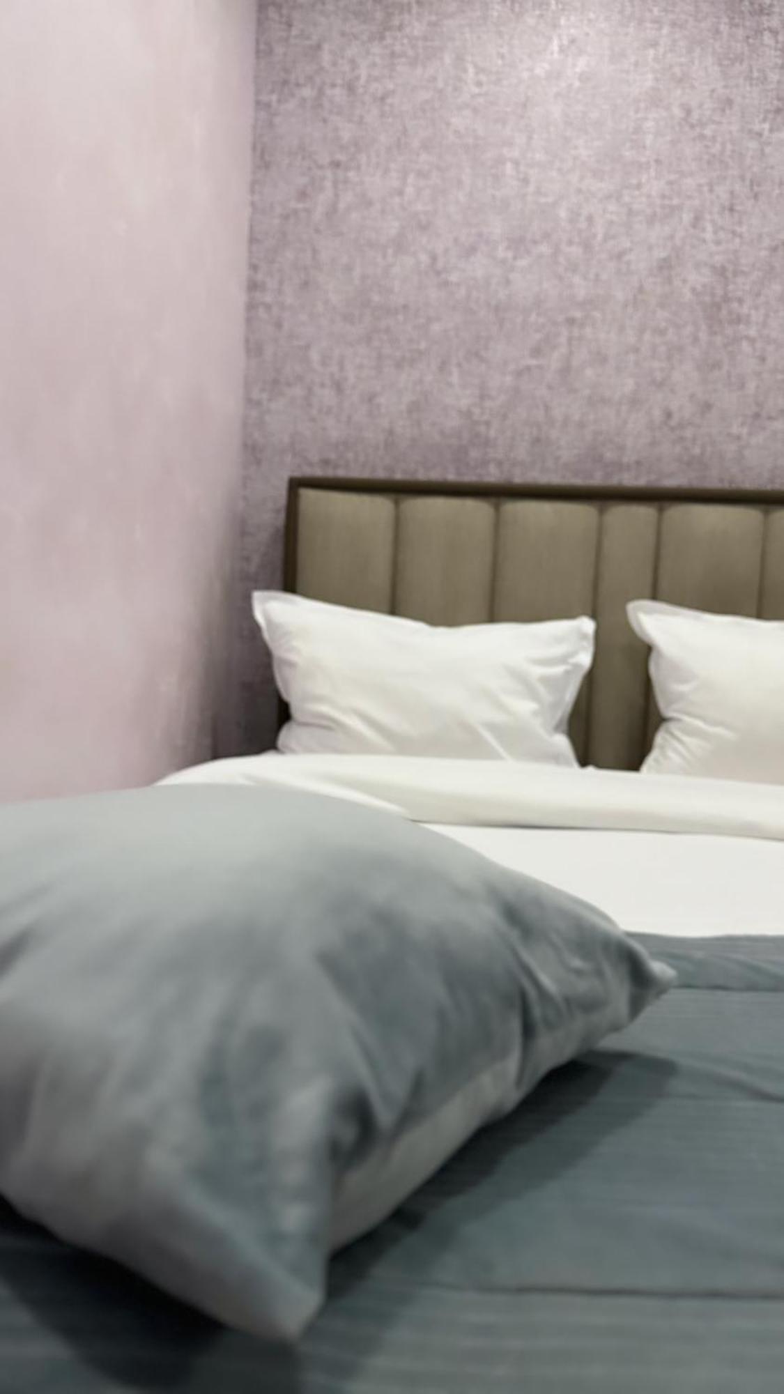 Yerevan Hotel Habitación foto