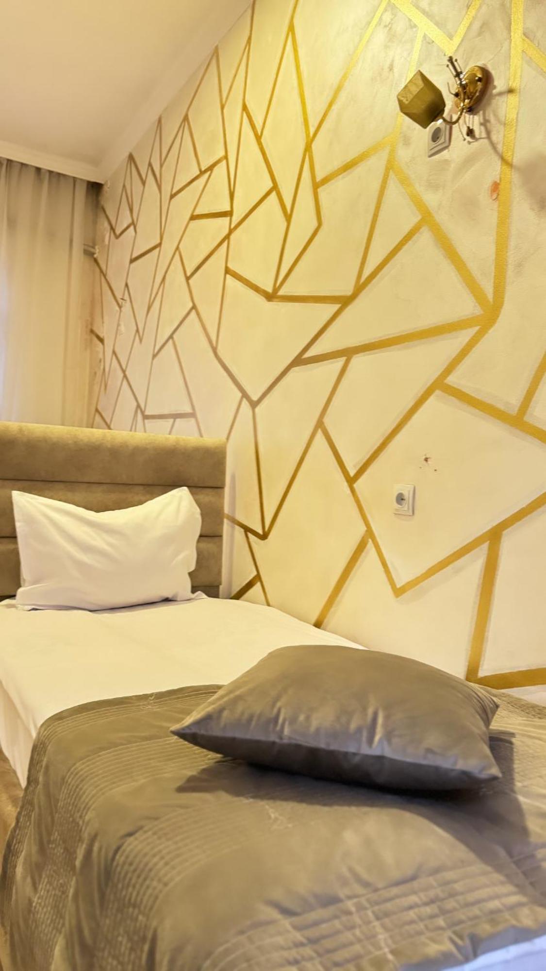 Yerevan Hotel Habitación foto