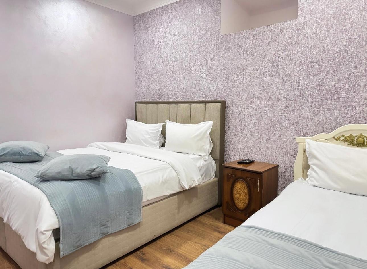 Yerevan Hotel Habitación foto
