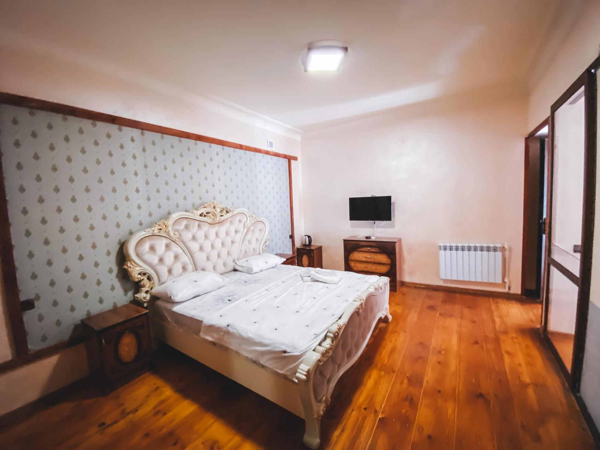 Yerevan Hotel Habitación foto