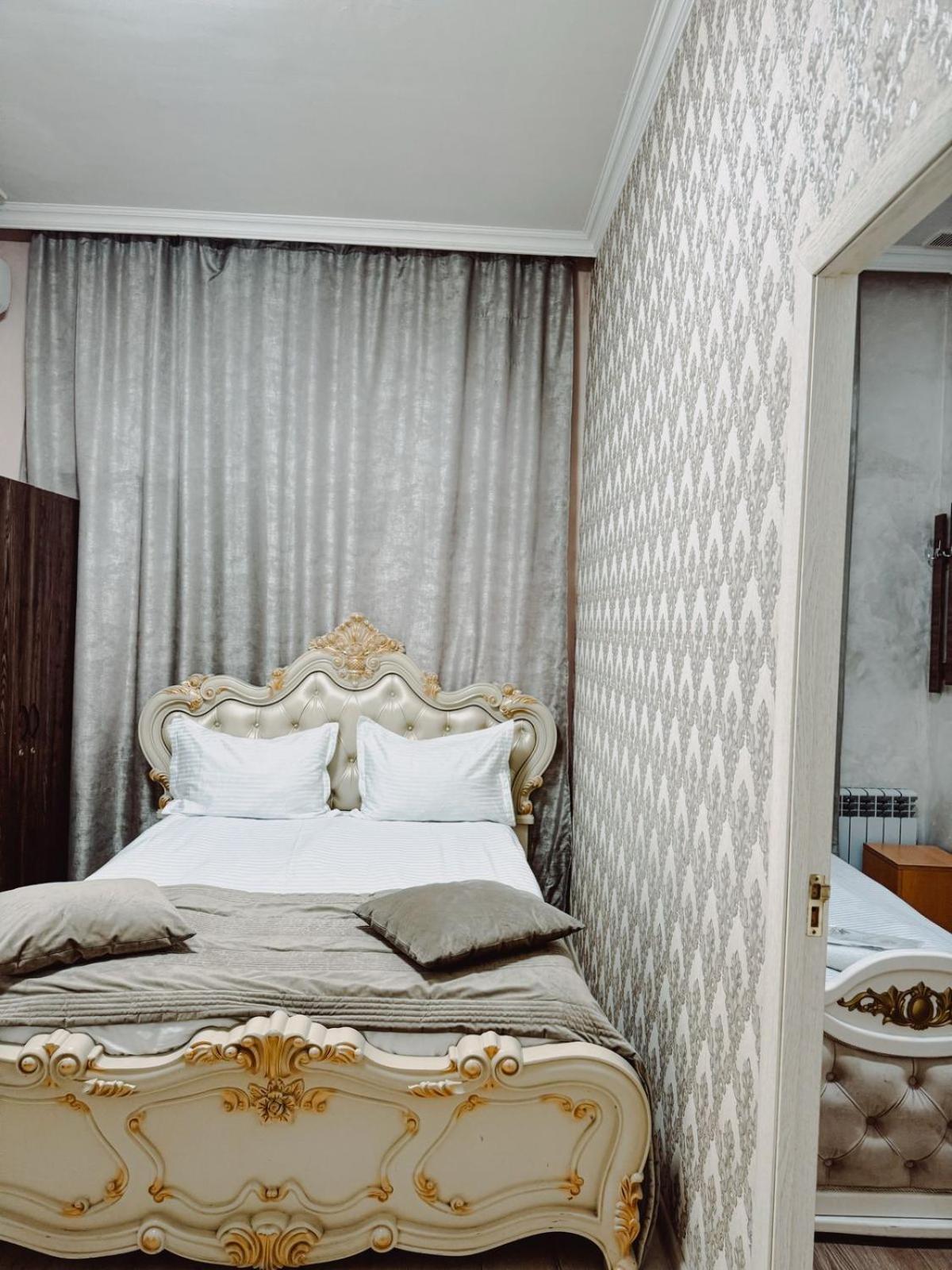 Yerevan Hotel Habitación foto